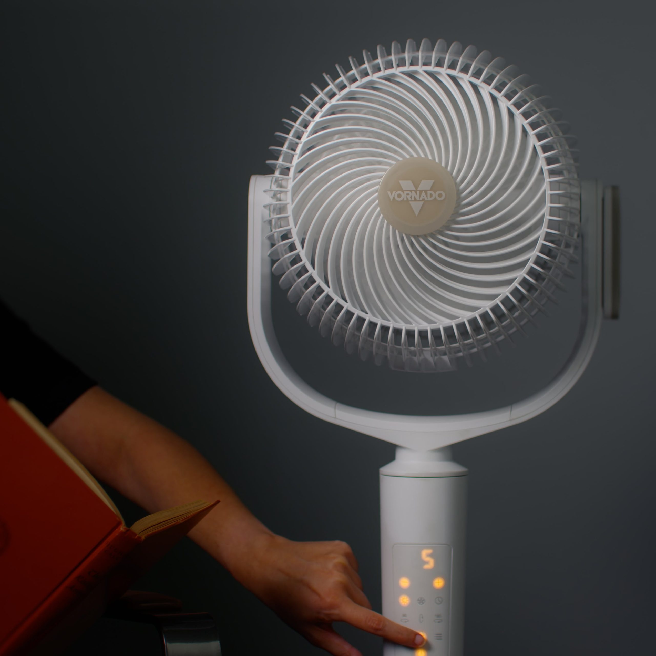 EOS™ 9S High-Velocity OmniWave® Stand Circulator - Image 8
